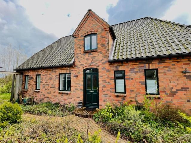 Gaestehaus Zum Krug Husum  Exterior photo
